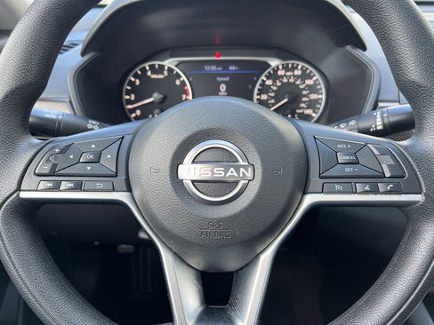 Used 2024 Nissan Altima 2.5 SV image 17