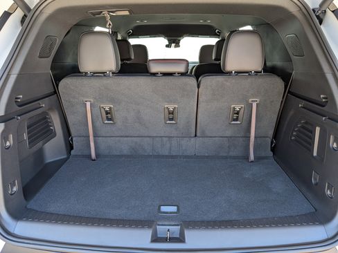 Used 2025 Chevrolet Traverse Z71 w/ Driver Confidence Package image 19