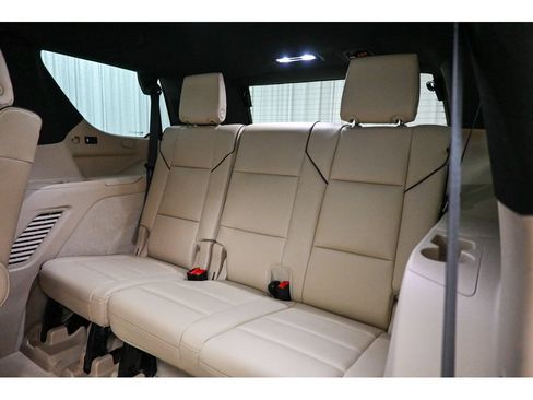 Used 2024 Cadillac Escalade Premium Luxury AWD/4WD image 25