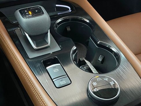 Used 2025 Nissan Rogue Platinum w/ Tech Package image 29