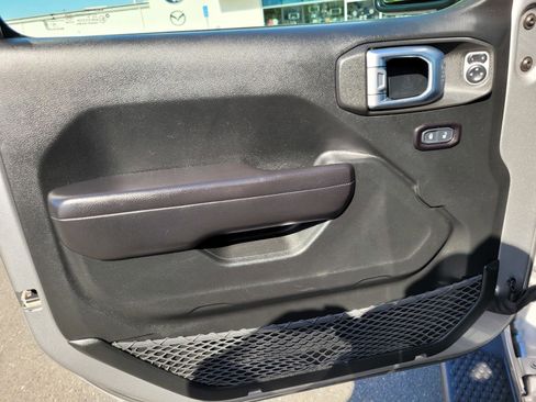 Used 2019 Jeep Wrangler Sport AWD/4WD image 22