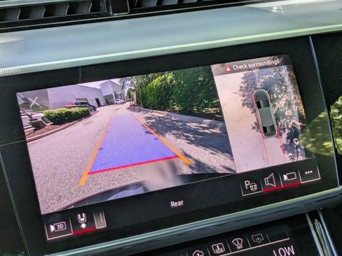 Used 2023 Audi A8 L 3.0T w/ Luxury Package image 12