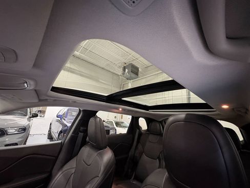 Used 2021 Jeep Cherokee Limited w/ Elite Package image 42