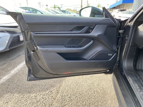 Used 2021 Porsche Taycan image 16