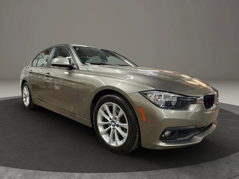 Used 2016 BMW 320i xDrive Sedan AWD/4WD image 2