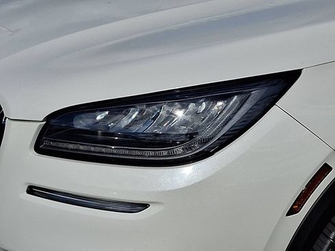 Certified 2022 Lincoln Corsair Reserve w/ Elements Package AWD/4WD image 9