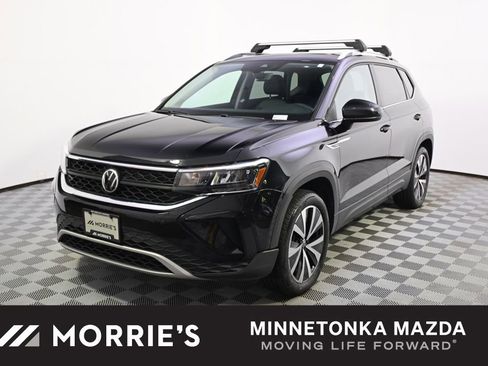 Used 2022 Volkswagen Taos SE AWD/4WD image 1