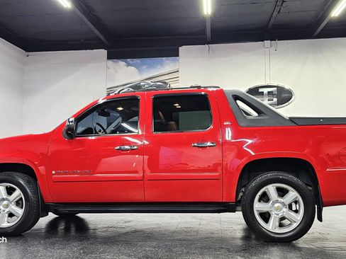 Used 2007 Chevrolet Avalanche LTZ w/ LTZ Preferred Equipment Group AWD/4WD image 13
