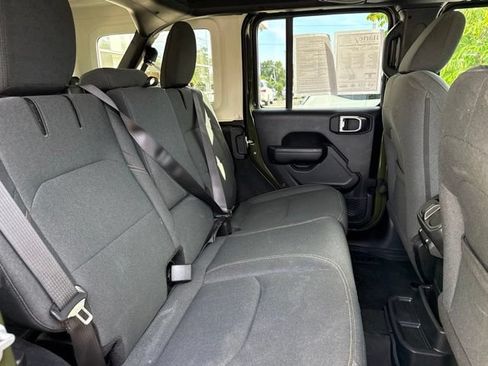 Used 2024 Jeep Wrangler Unlimited AWD/4WD image 13