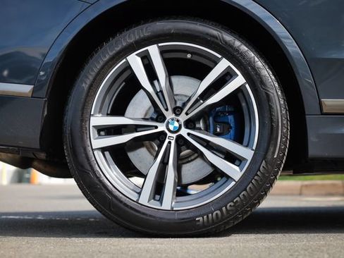 Used 2021 BMW X7 M50i AWD/4WD image 17