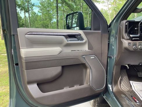 New 2026 Chevrolet Silverado 2500 LTZ w/ LTZ Plus Package AWD/4WD image 15