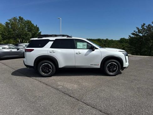 New 2026 Nissan Pathfinder Rock Creek AWD/4WD image 3