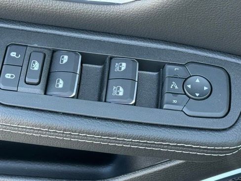 New 2026 RAM 1500 Laramie AWD/4WD image 11