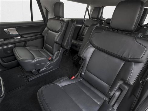 New 2027 Ford Expedition Max Platinum RWD image 9
