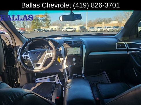 Used 2014 Ford Explorer XLT w/ Equipment Group 202A image 21