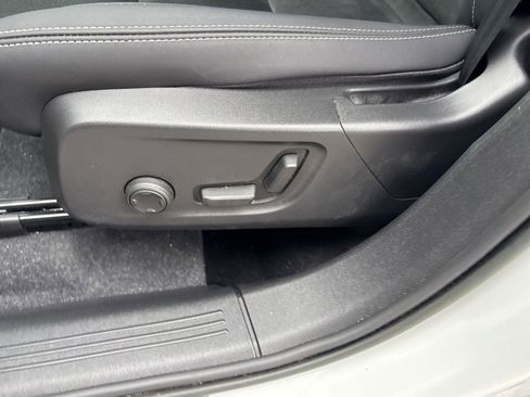 Certified 2023 Volvo XC40 B5 Plus w/ Climate Package image 13