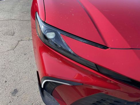 Used 2025 Toyota Camry SE w/ Convenience Package image 17