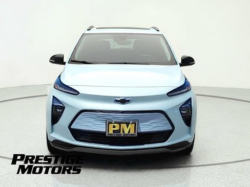 Used 2023 Chevrolet Bolt EUV Premier w/ Sun & Sound Package FWD image 2