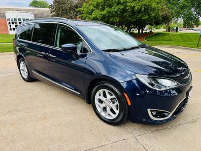 Used 2017 Chrysler Pacifica Touring-L w/ Tire & Wheel Group