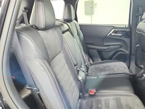 Used 2024 Mitsubishi Outlander SE image 28