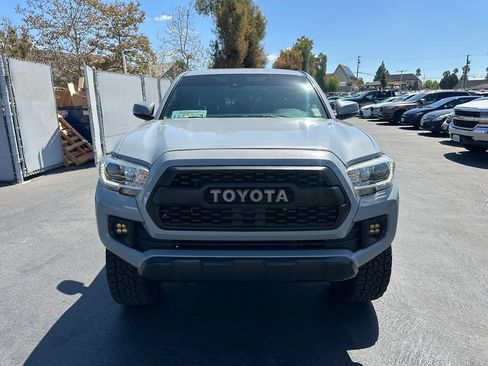 Used 2019 Toyota Tacoma TRD Off-Road w/ Exterior Package AWD/4WD image 5