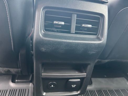 Certified 2023 Ford Edge ST-Line image 19