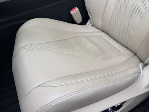 Certified 2025 Acura TLX w/ Technology Package image 15