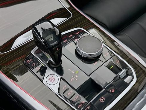 Used 2021 BMW X7 xDrive40i w/ Parking Assistance Package image 17