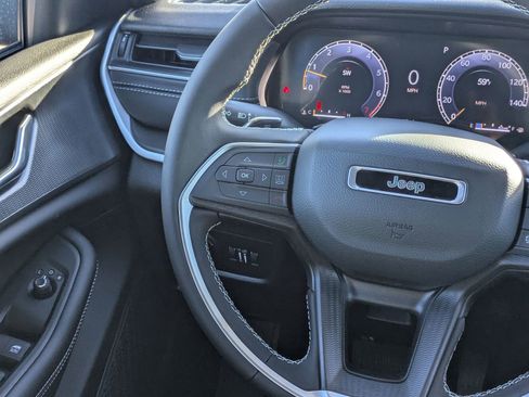 New 2025 Jeep Grand Cherokee Laredo X image 19