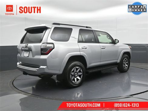 Used 2024 Toyota 4Runner TRD Off-Road image 2