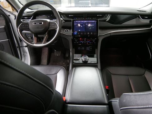 Used 2024 Jeep Grand Cherokee Limited 4xe image 23