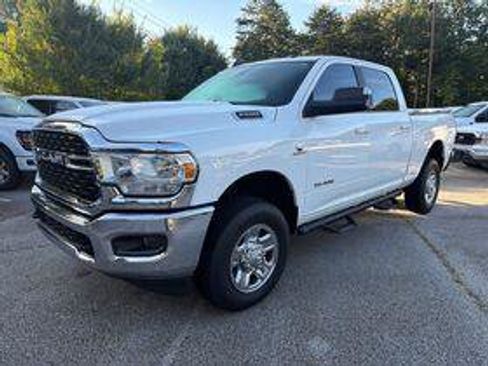 Used 2022 RAM 2500 Big Horn w/ Cold Weather Group AWD/4WD image 3