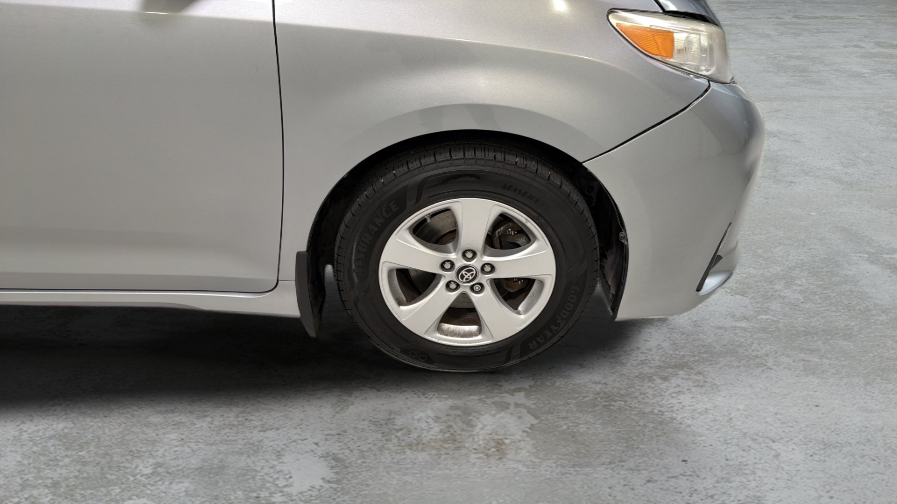 Used 2020 Toyota Sienna LE FWD image 27