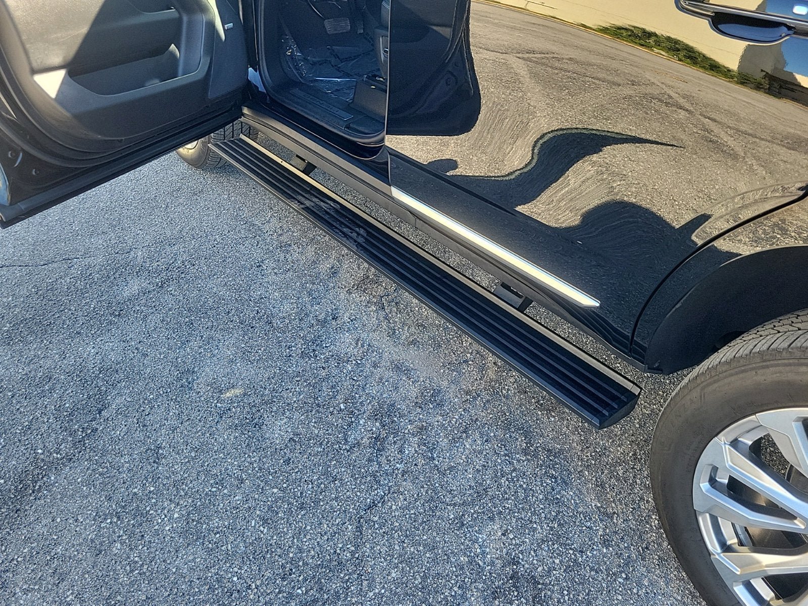 Certified 2024 GMC Yukon Denali w/ Advanced Technology Package RWD image 11
