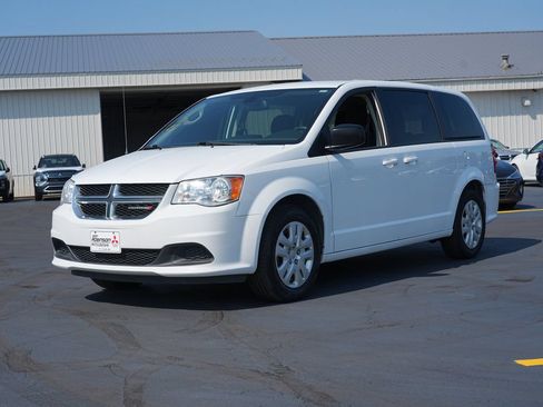 Used 2018 Dodge Grand Caravan SE w/ UConnect Hands-Free Group FWD image 7