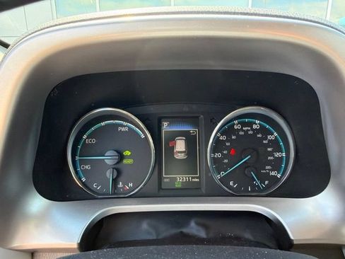 Used 2017 Toyota RAV4 XLE w/ All Weather Liner Package AWD/4WD image 9