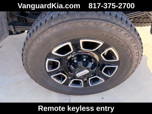 Used 2026 Ford F250 Platinum AWD/4WD image 9