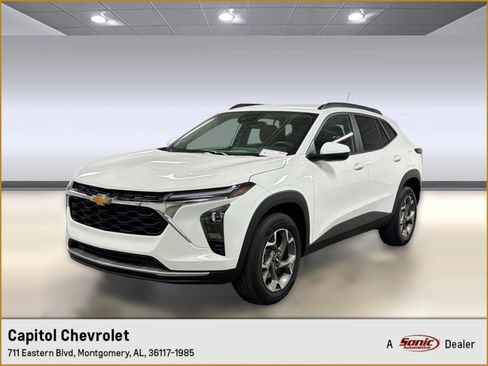 Used 2025 Chevrolet Trax LT w/ LT Convenience Package image 1