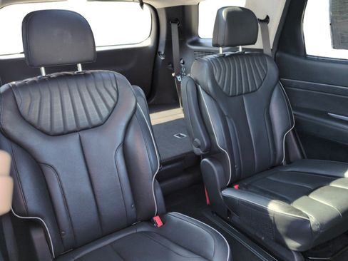 Used 2024 Hyundai Palisade Limited AWD/4WD image 27