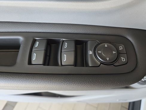 Used 2023 GMC Terrain SLT w/ Infotainment Package II image 29