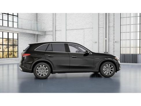 Used 2026 Mercedes-Benz GLC 300 4MATIC image 17