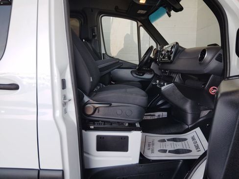 Used 2026 Mercedes-Benz Sprinter 2500 image 11