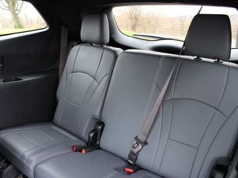 Used 2024 Buick Enclave Premium FWD image 22