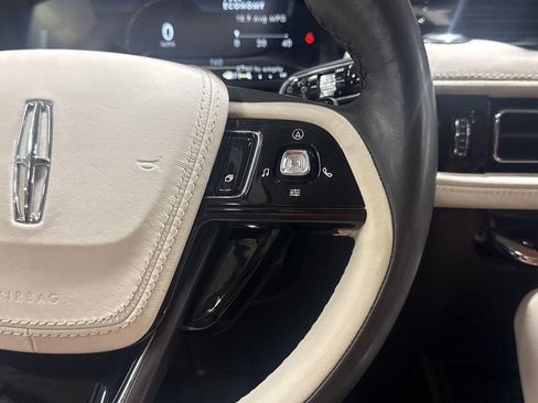Certified 2023 Lincoln Aviator Black Label w/ Class IV Trailer Tow Package AWD/4WD image 21