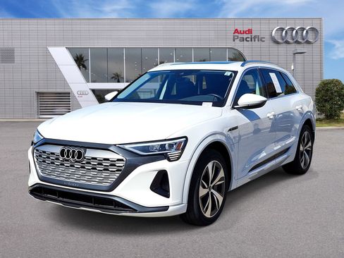 Certified 2024 Audi Q8 e-tron Premium AWD/4WD image 1