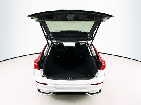 Used 2025 Volvo XC60 B5 Core image 29