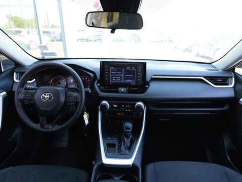 Used 2021 Toyota RAV4 LE image 29