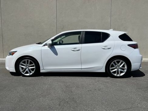 Used 2016 Lexus CT 200h w/ Navigation Package FWD image 6
