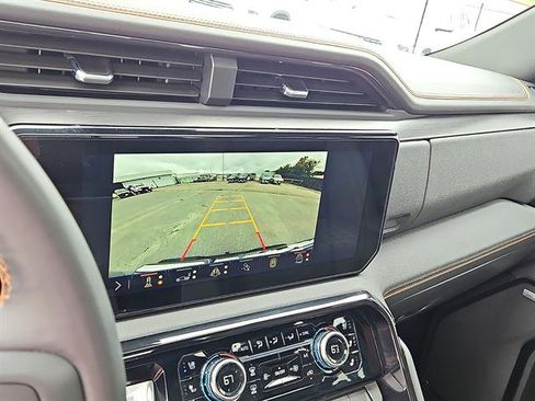Used 2025 GMC Sierra 1500 AT4 w/ AT4 Premium Package AWD/4WD image 16