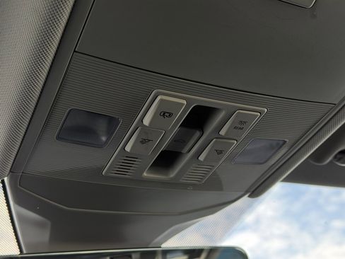 Used 2023 Volkswagen Jetta SEL image 36